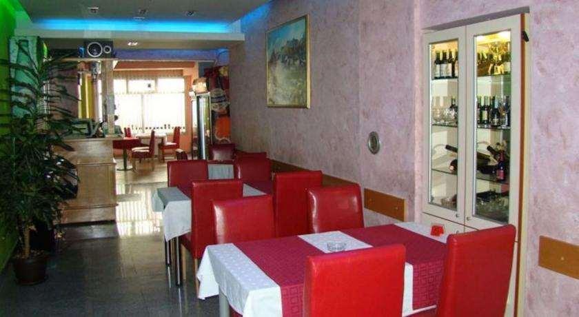 Hotel Ada - Otoka Sarajevo Nhà hàng bức ảnh
